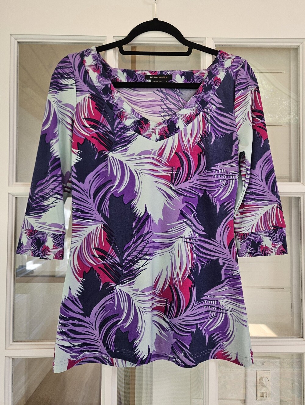 BCBG Women's Purple Tropical Print V-Neck Top - Size M